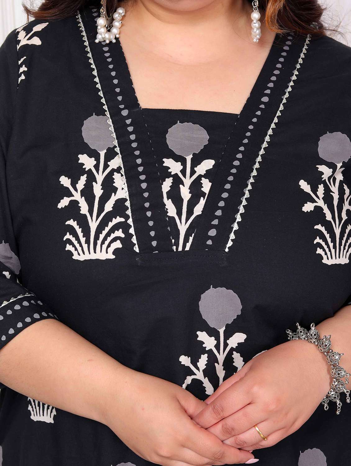 Women Plus Size Printed Three Quarter Sleeve Kurta Pant With Dupatta Set - 22285622 -  Standard Image - 5