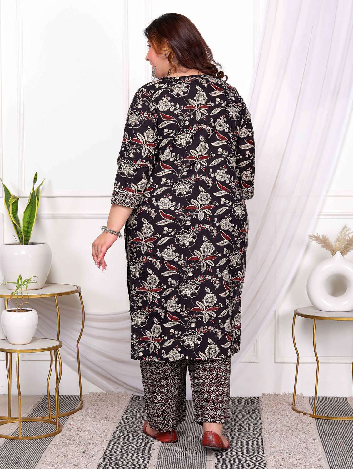 women plus size floral three quarter sleeve kurta pant with dupatta set - 22285626 -  Standard Image - 3