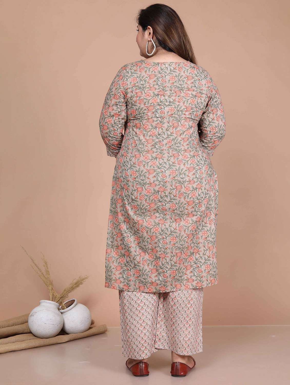 women plus size floral three quarter sleeve kurta palazzo with dupatta set - 22285630 -  Standard Image - 3