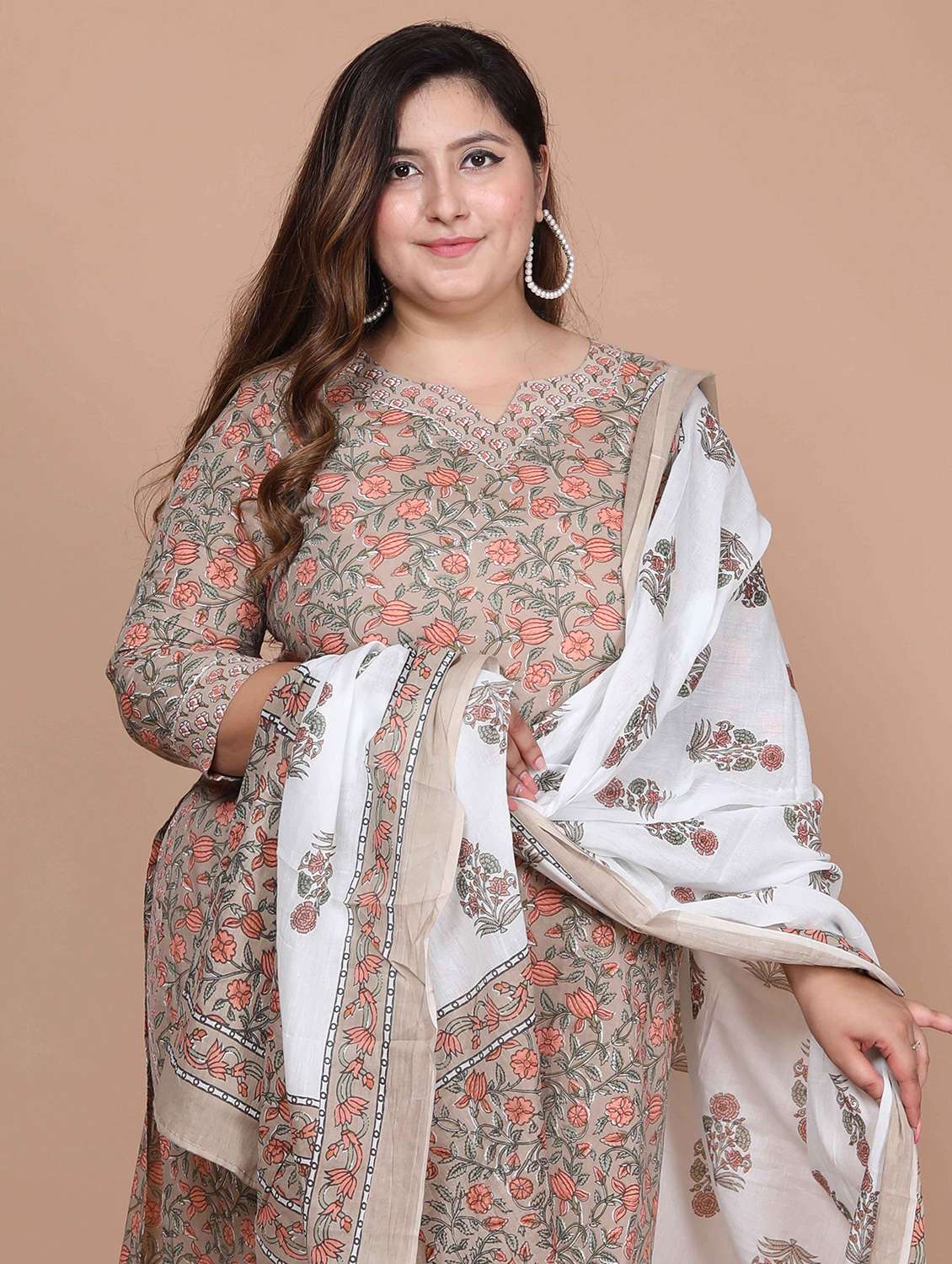 women plus size floral three quarter sleeve kurta palazzo with dupatta set - 22285630 -  Standard Image - 5