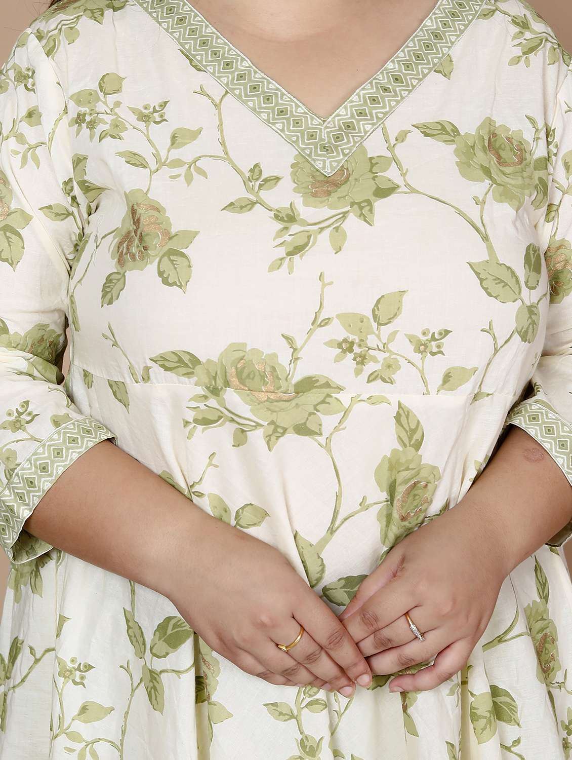 women plus size floral three quarter sleeve kurta pant set - 22285642 -  Standard Image - 3