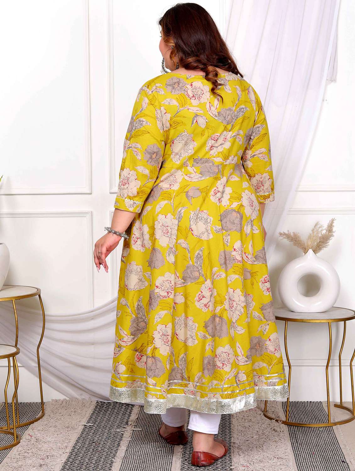 women plus size floral three quarter sleeve kurta with dupatta set - 22285650 -  Standard Image - 3