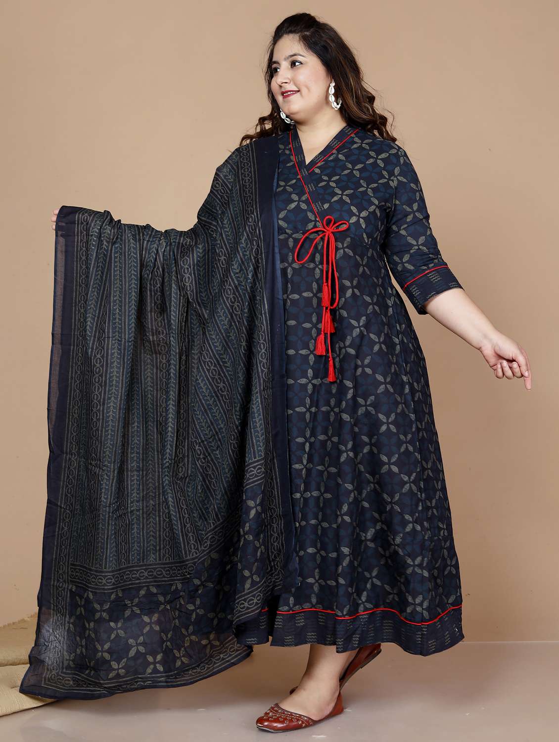 women plus size printed three quarter sleeve kurta with dupatta set