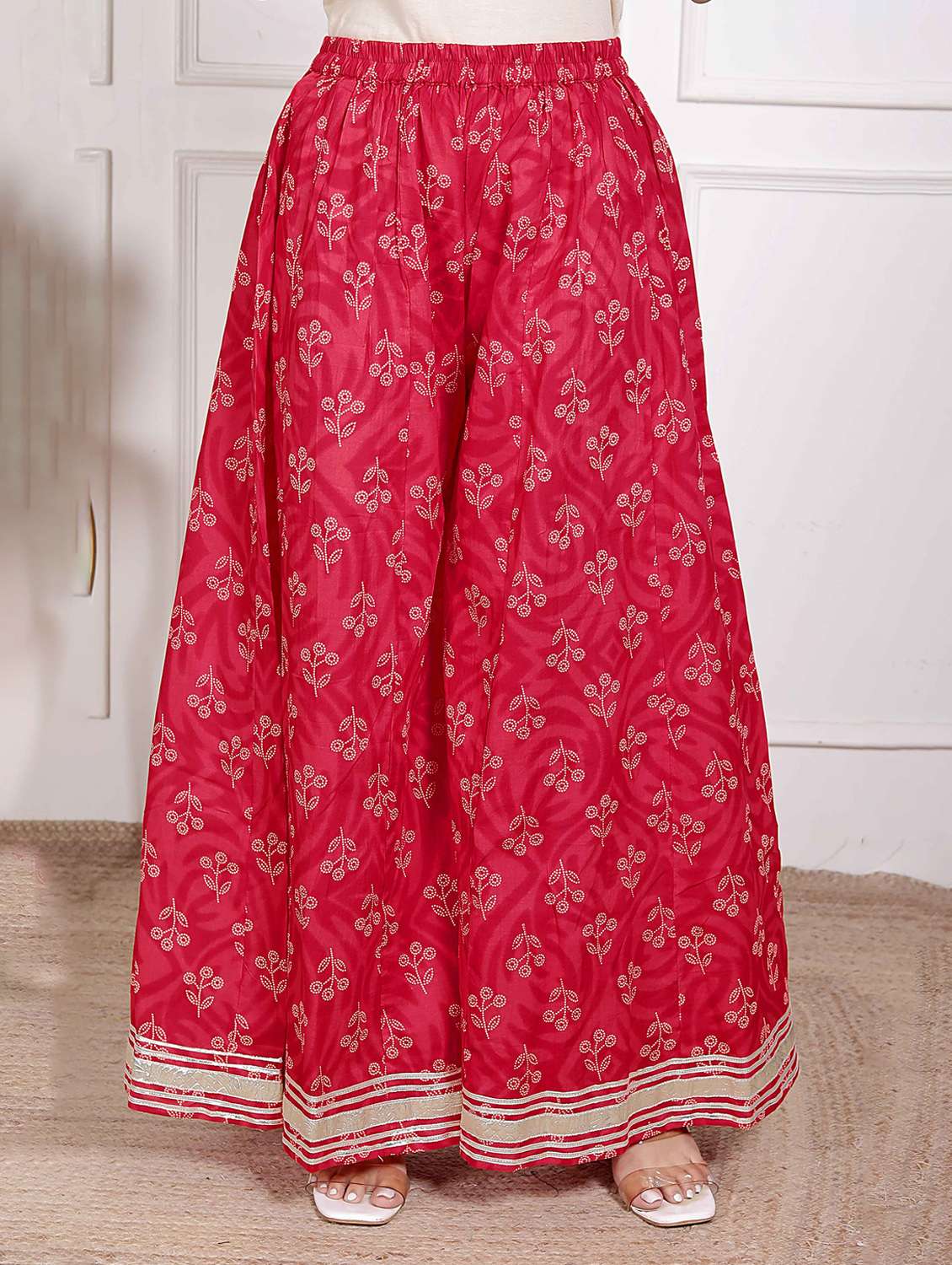 women floral three quarter sleeve kurta palazzo set - 22285666 -  Standard Image - 3