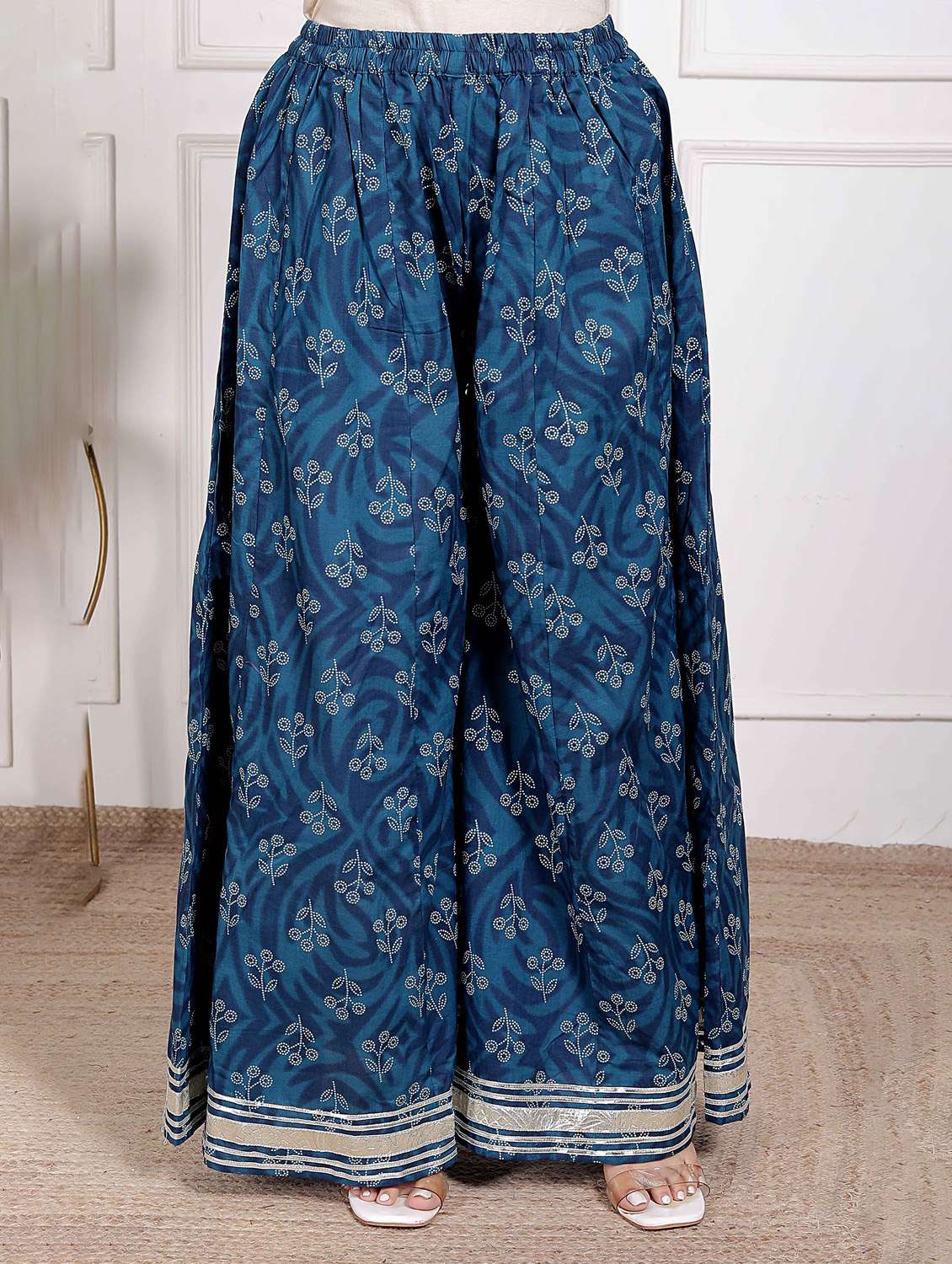 women floral three quarter sleeve kurta palazzo set - 22285667 -  Standard Image - 3