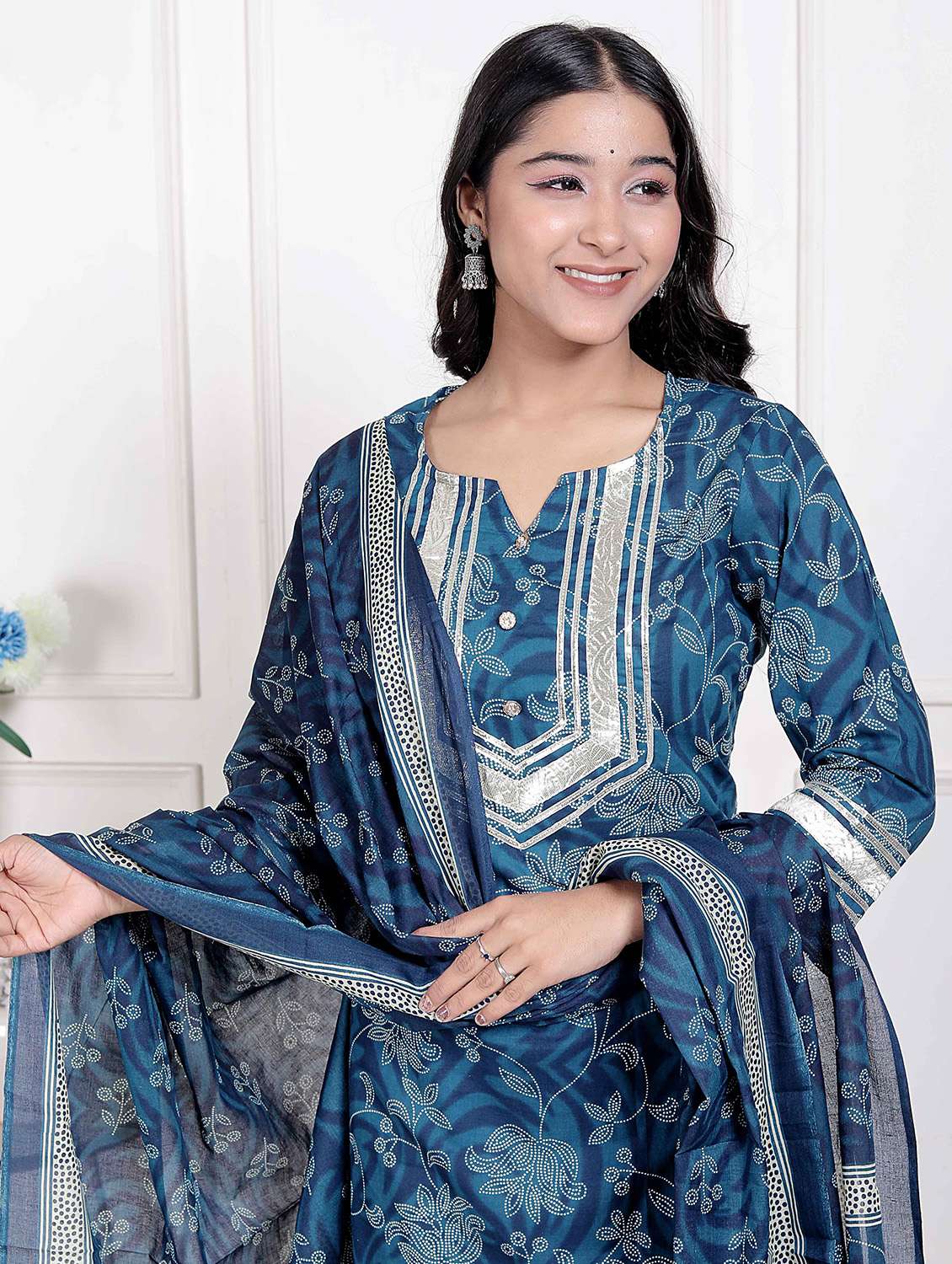 women floral three quarter sleeve kurta palazzo with dupatta set - 22285673 -  Standard Image - 5