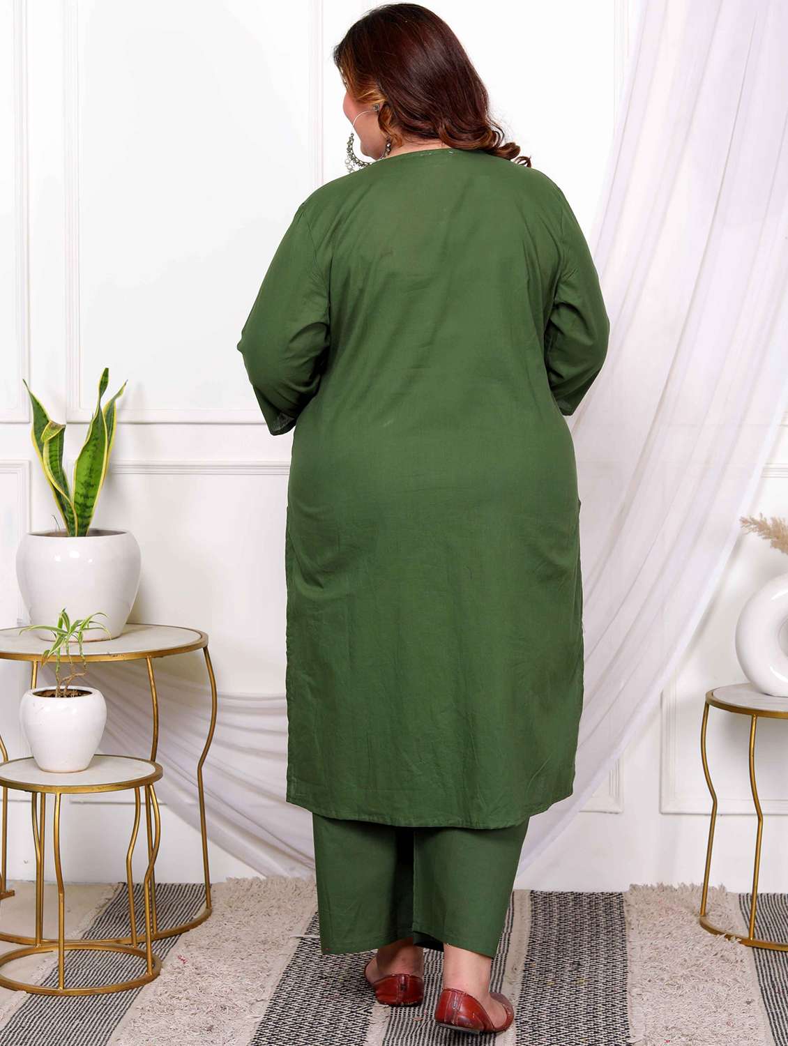 women plus size floral three quarter sleeve kurta pant with dupatta set - 22285697 -  Standard Image - 3