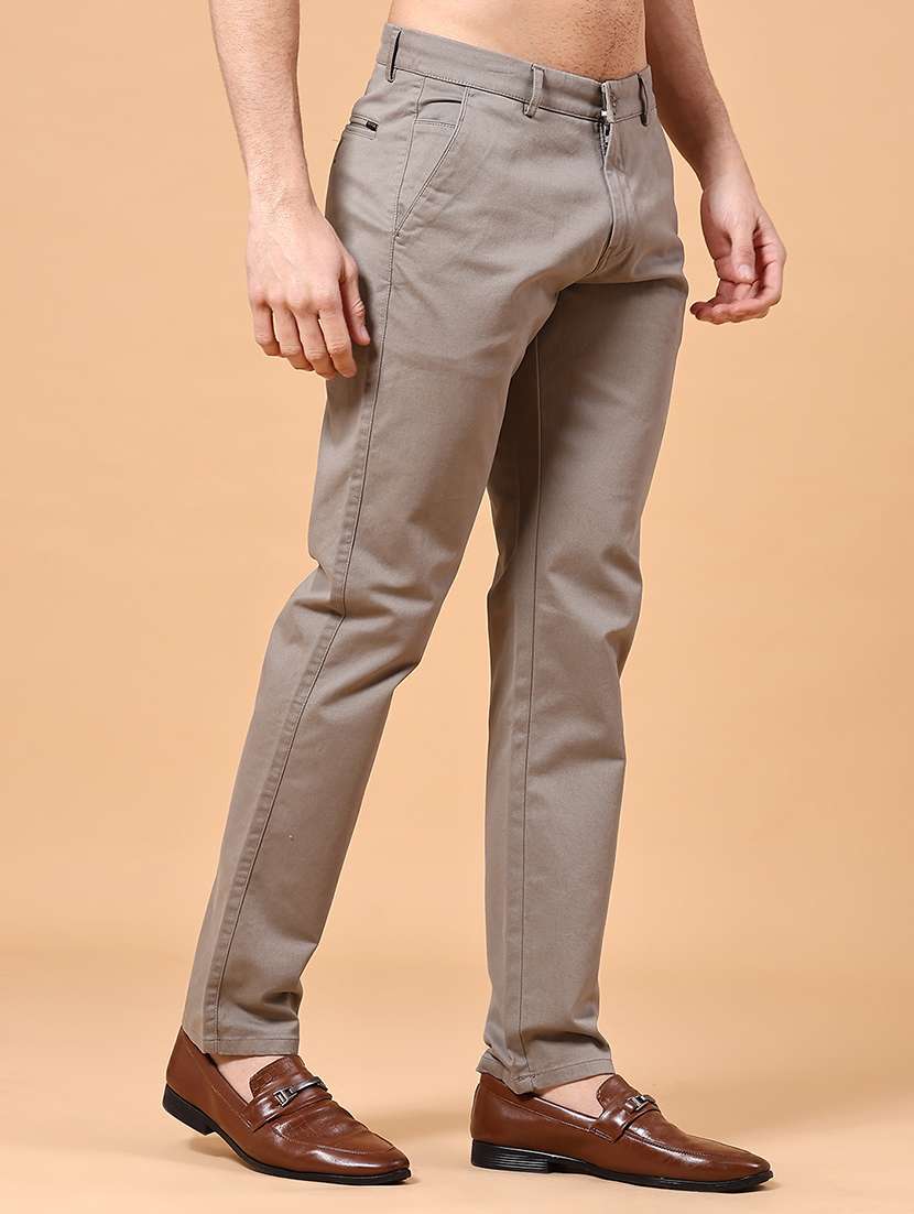 men solid mid rise chinos casual trouser
