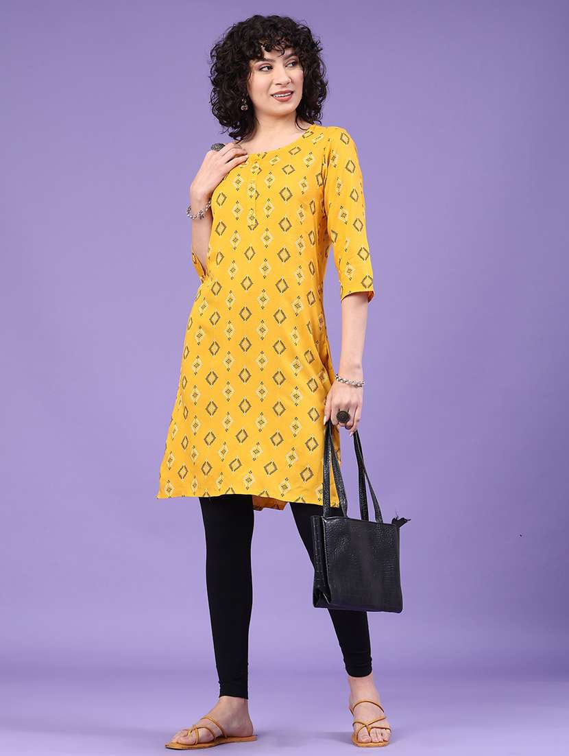 women printed three quarter sleeve straight kurta