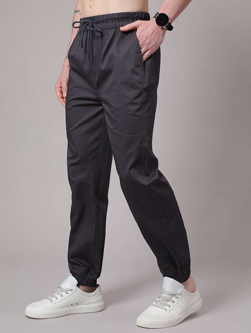 men solid mid rise joggers