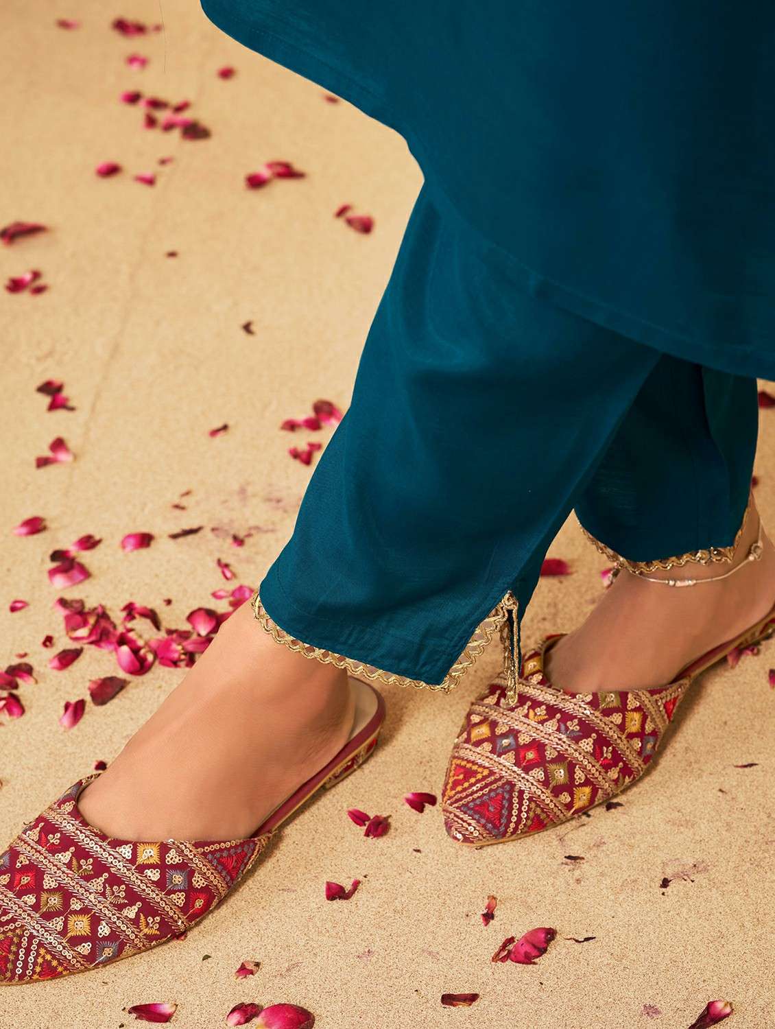 women solid with work three quarter sleeve kurta pant with dupatta set - 22286464 -  Standard Image - 5