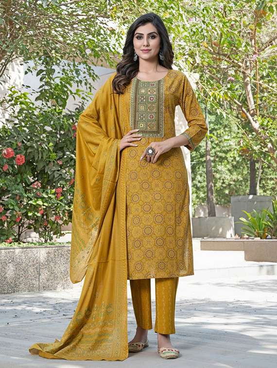 women printed three quarter sleeve kurta pant with dupatta set