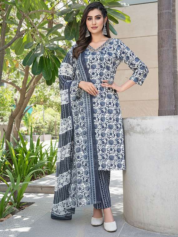 women printed three quarter sleeve kurta pant with dupatta set