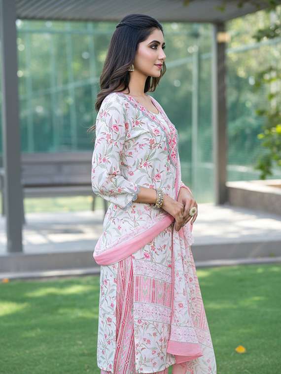 women printed three quarter sleeve kurta pant with dupatta set - 22286490 -  Standard Image - 3