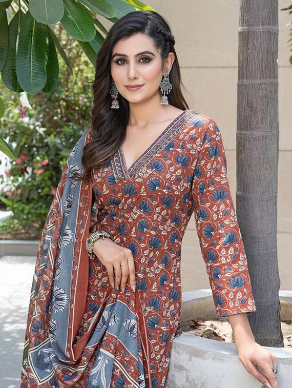 women printed three quarter sleeve kurta pant with dupatta set - 22286498 -  Standard Image - 3