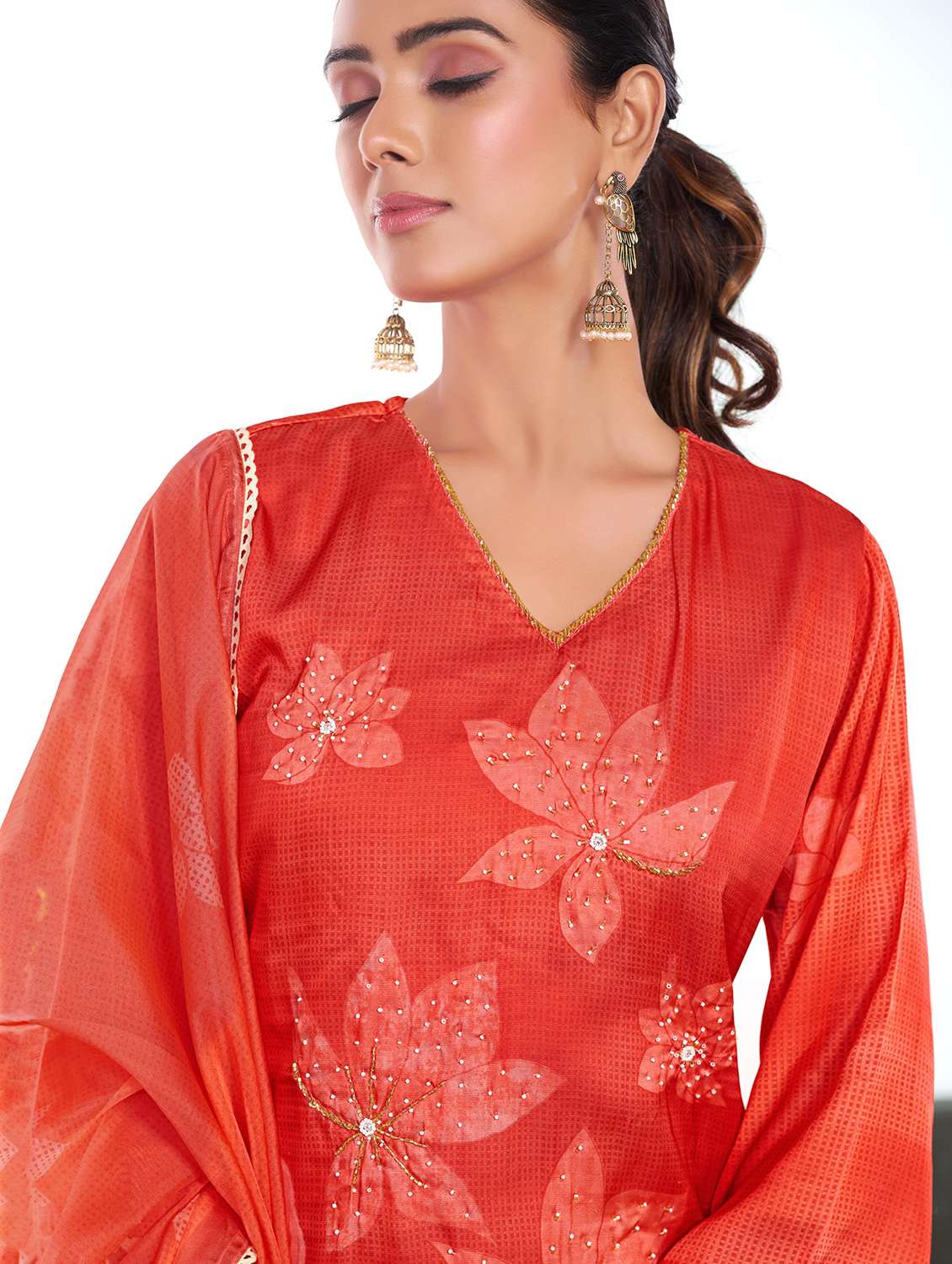 women floral three quarter sleeve kurta palazzo with dupatta set - 22286515 -  Standard Image - 5