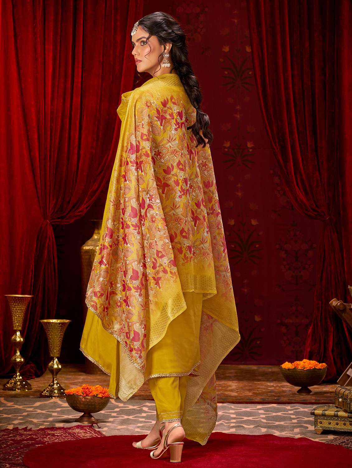 women solid three quarter sleeve kurta pant with dupatta set - 22286541 -  Standard Image - 3