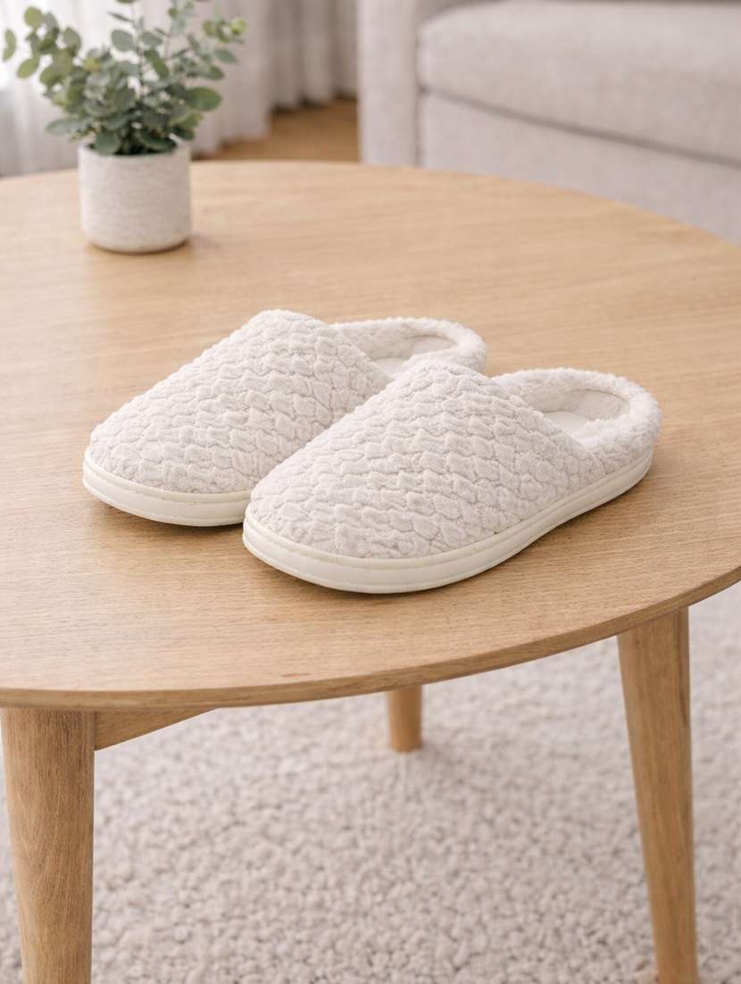 women solid slip on winterwear slipper