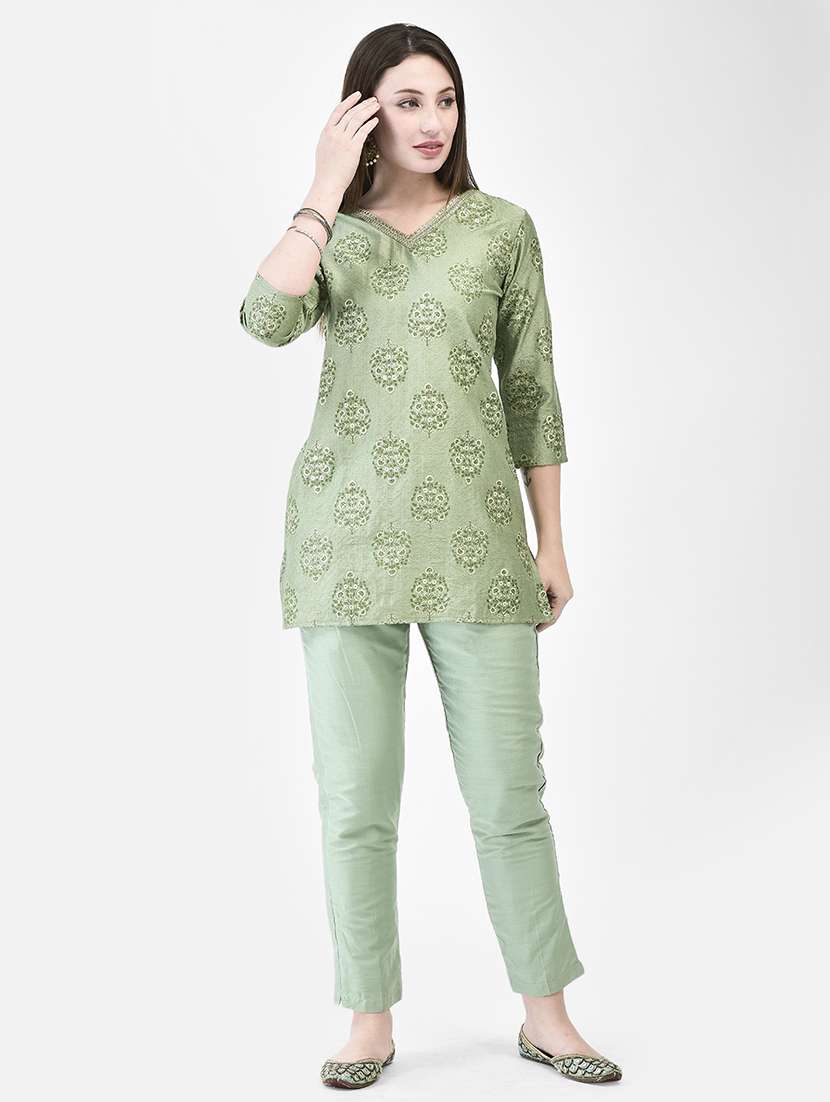 women printed three quarter sleeve straight kurti