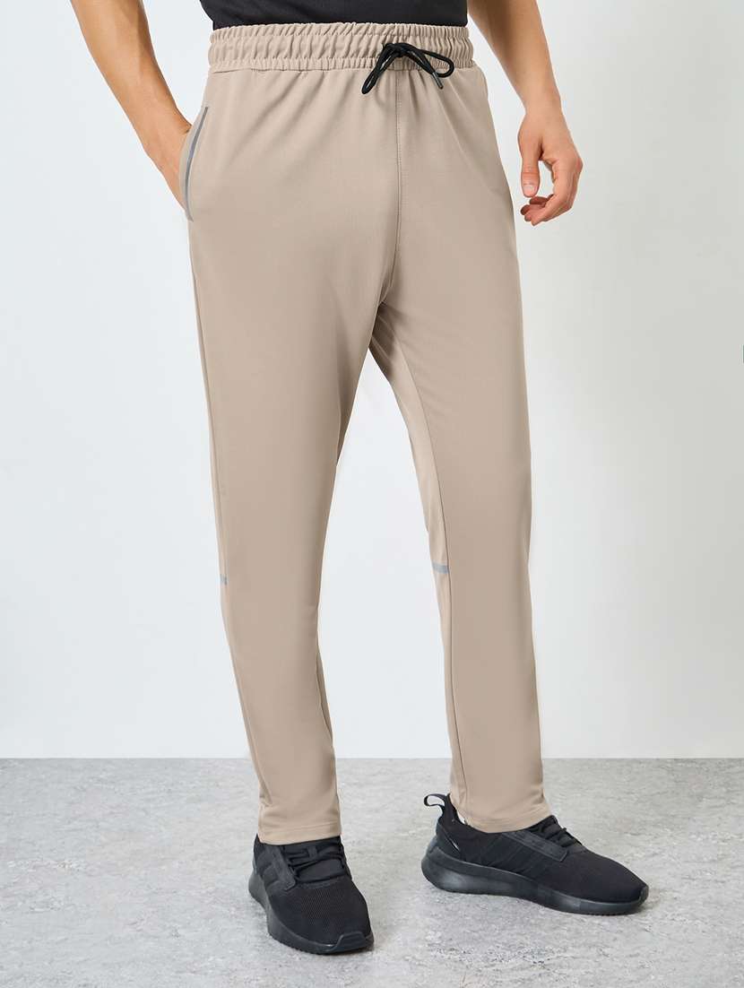 men solid mid rise regular fit track pant