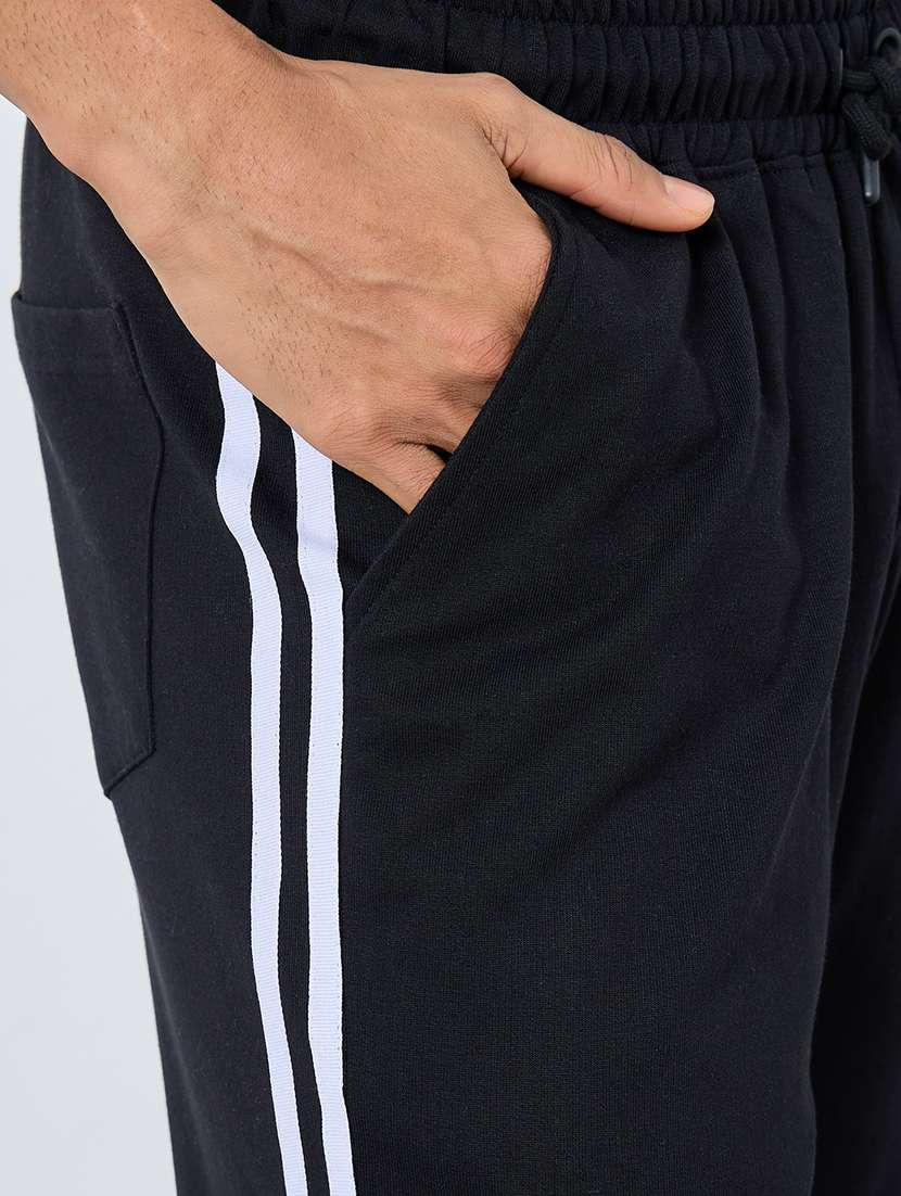 men solid mid rise regular fit jogger - 22287921 -  Standard Image - 3