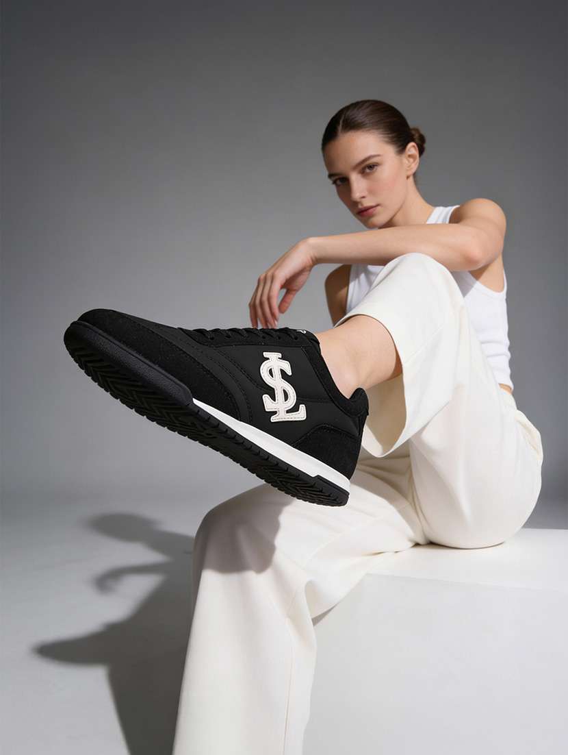 women solid lace-up sneaker