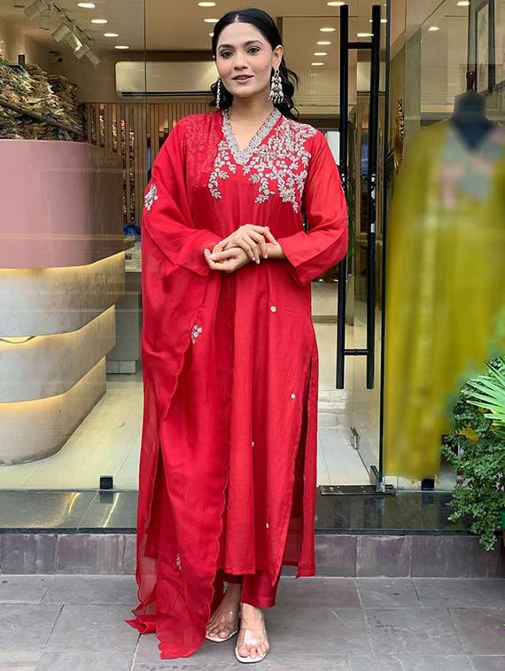 women solid with work three quarter sleeve kurta pant with dupatta set - 22288743 -  Standard Image - 3