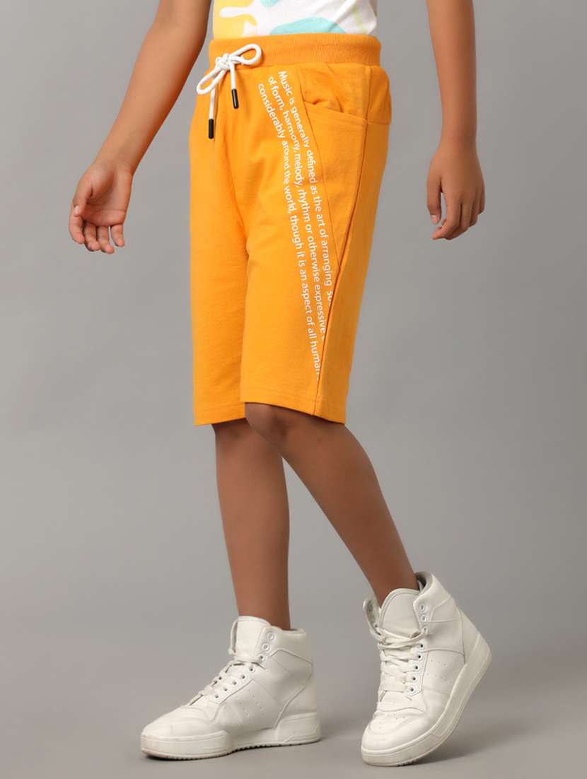 boys printed mid rise shorts