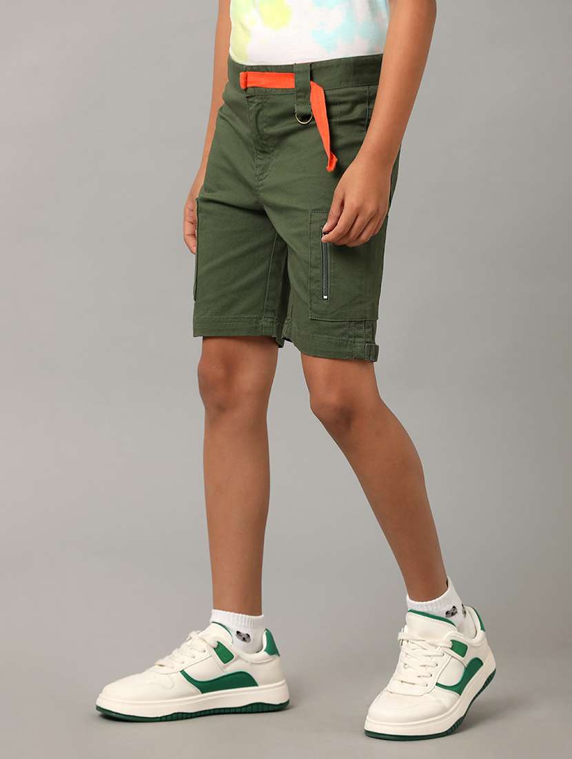 boys solid mid rise shorts