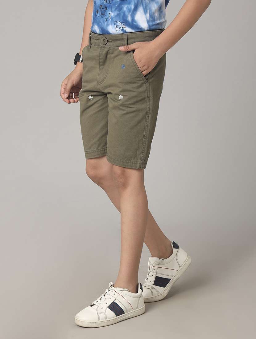 boys solid mid rise shorts