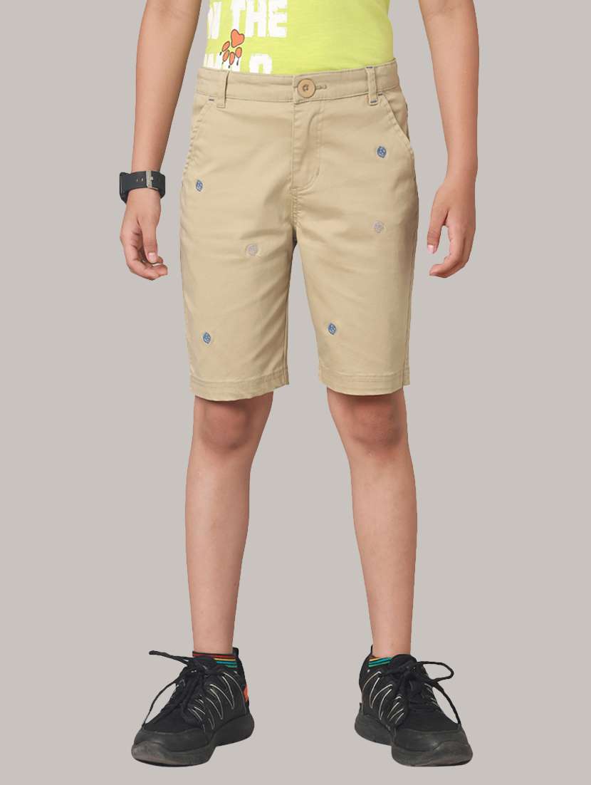 boys solid mid rise shorts