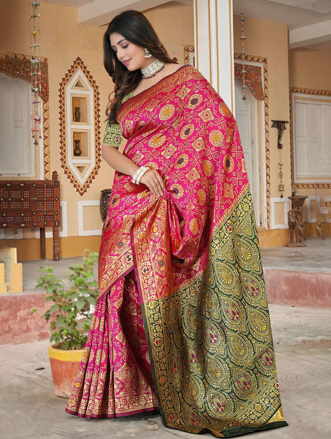 women self design banarasi saree with blouse