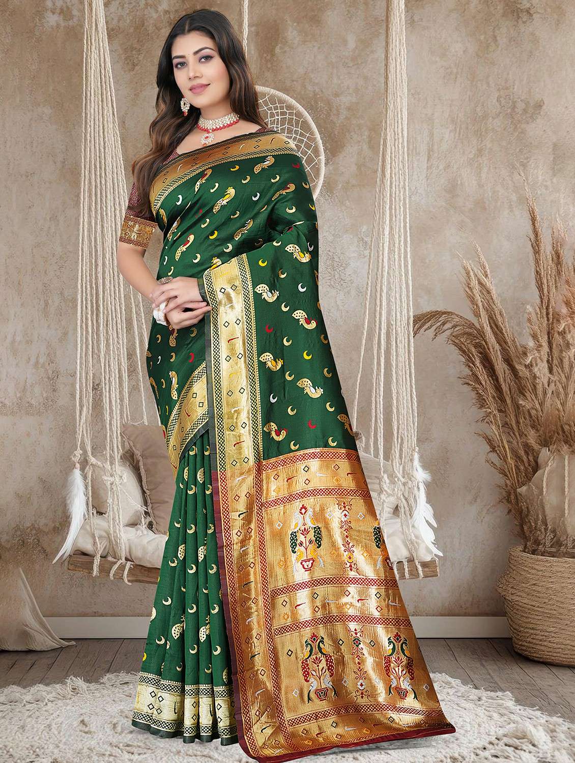 women self design banarasi saree with blouse