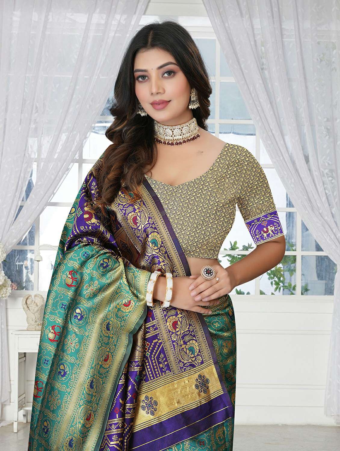 women self design banarasi saree with blouse - 22289203 -  Standard Image - 3