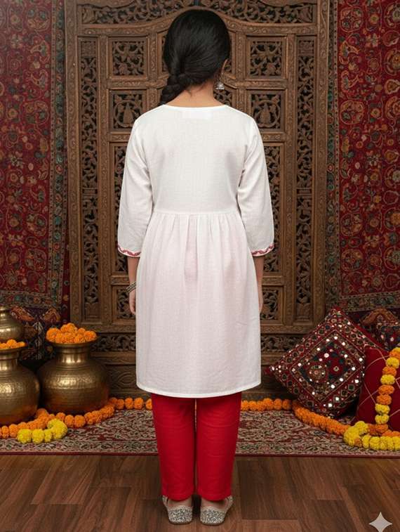 women embroidered three quarter sleeve kurta - 22289324 -  Standard Image - 3