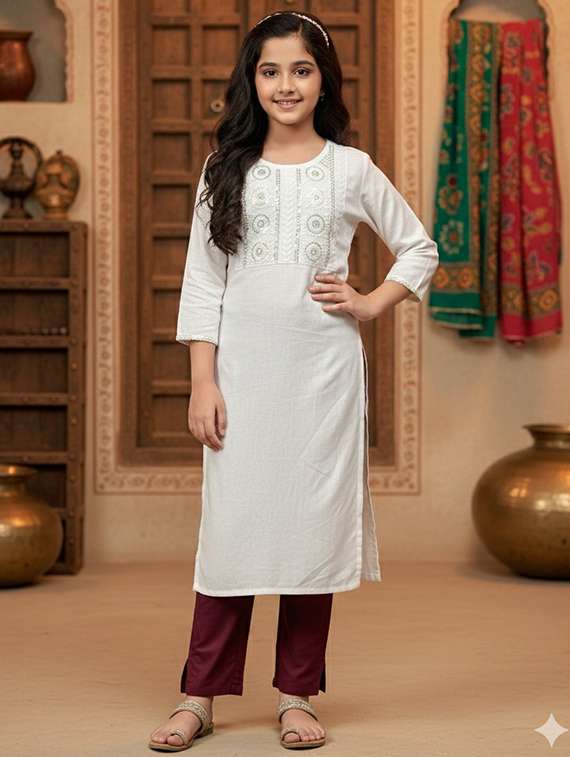 women three quarter sleeve straight kurta