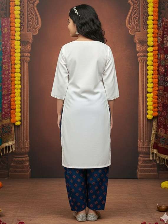 girls three quarter sleeve straight kurta - 22289338 -  Standard Image - 3