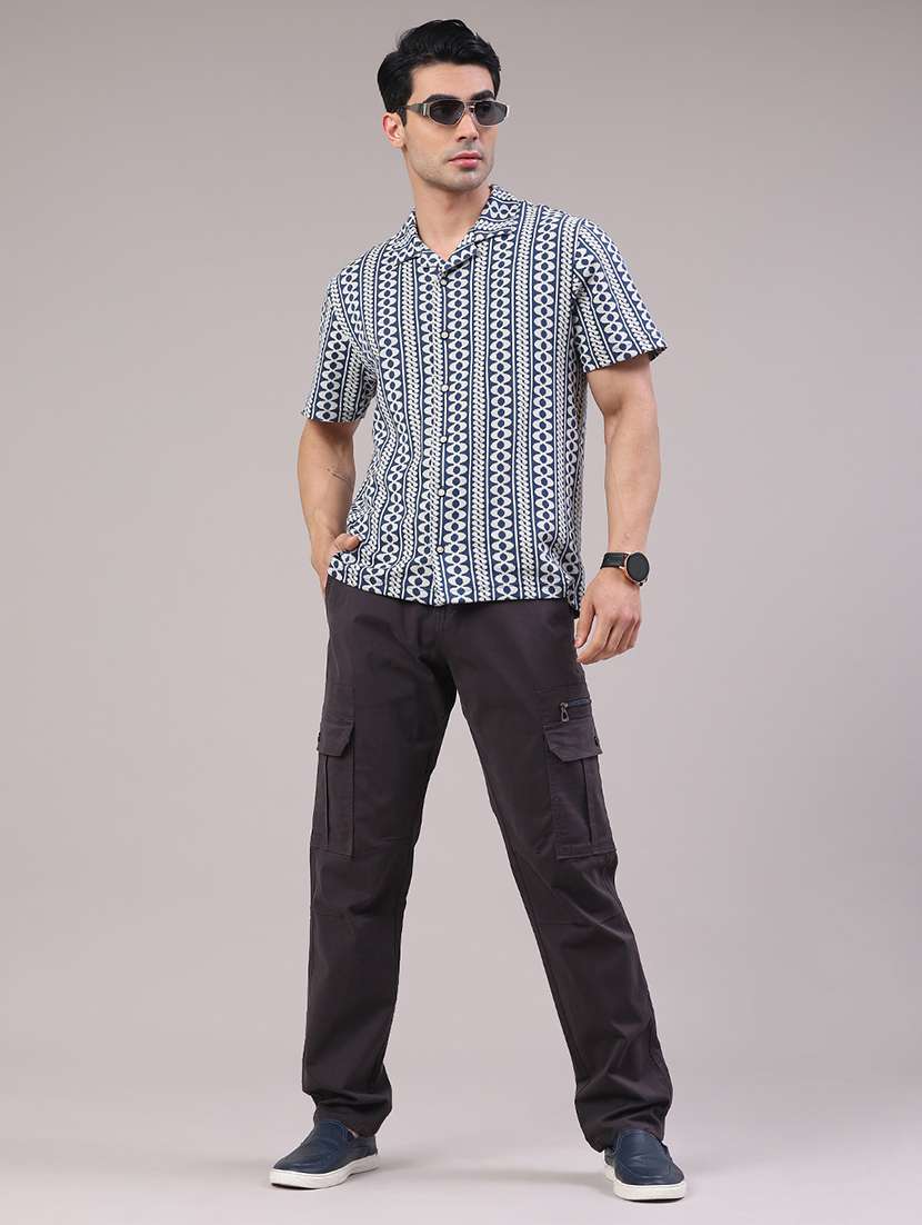 men solid mid rise regular fit cargo  - 22290162 -  Standard Image - 5