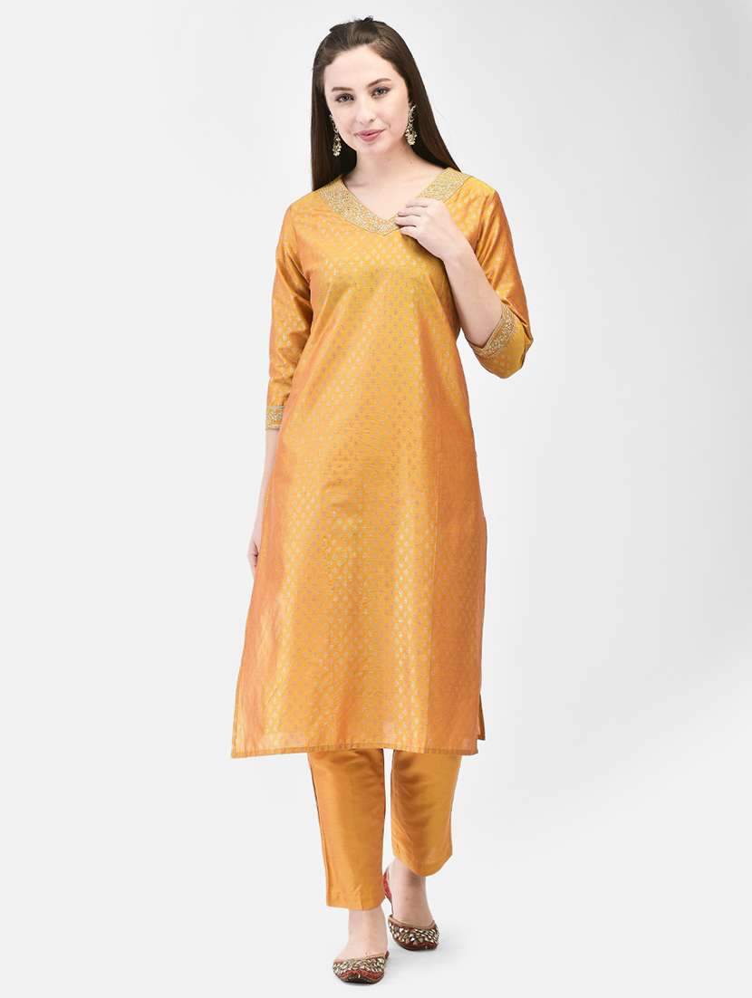 women self design three quarter sleeve straight kurta