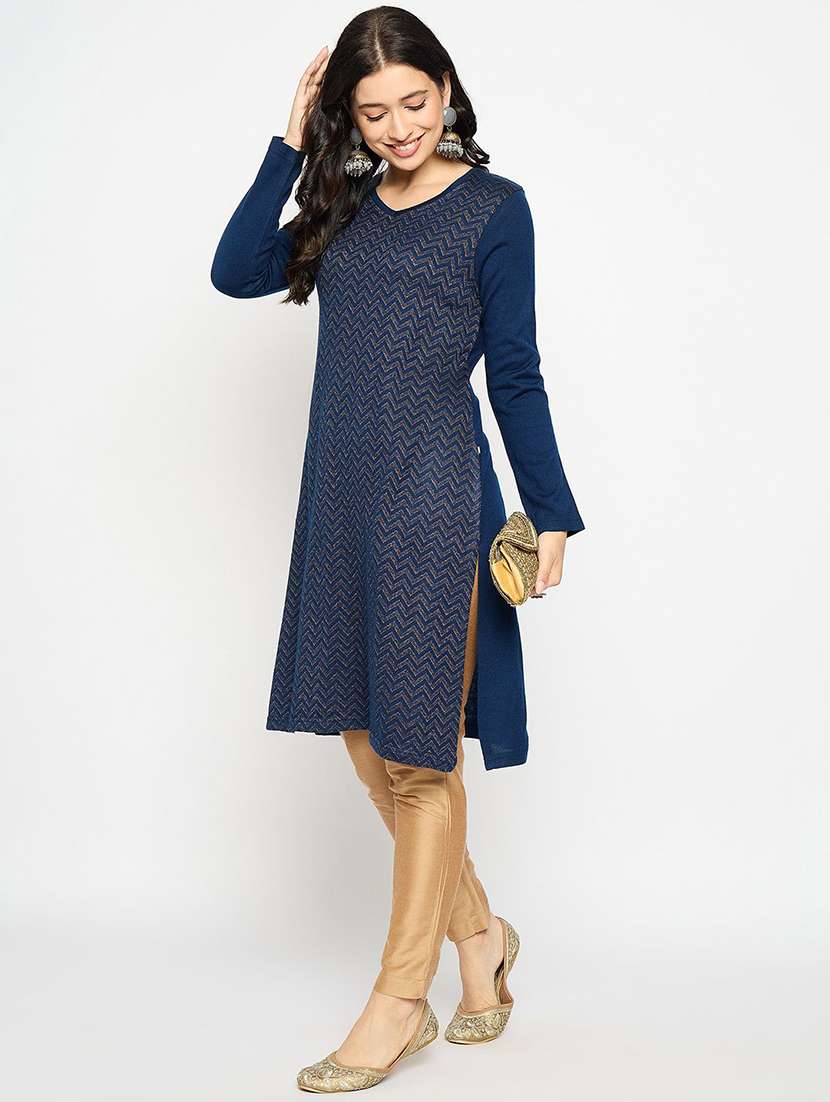 women self design long sleeve winter wear kurta 