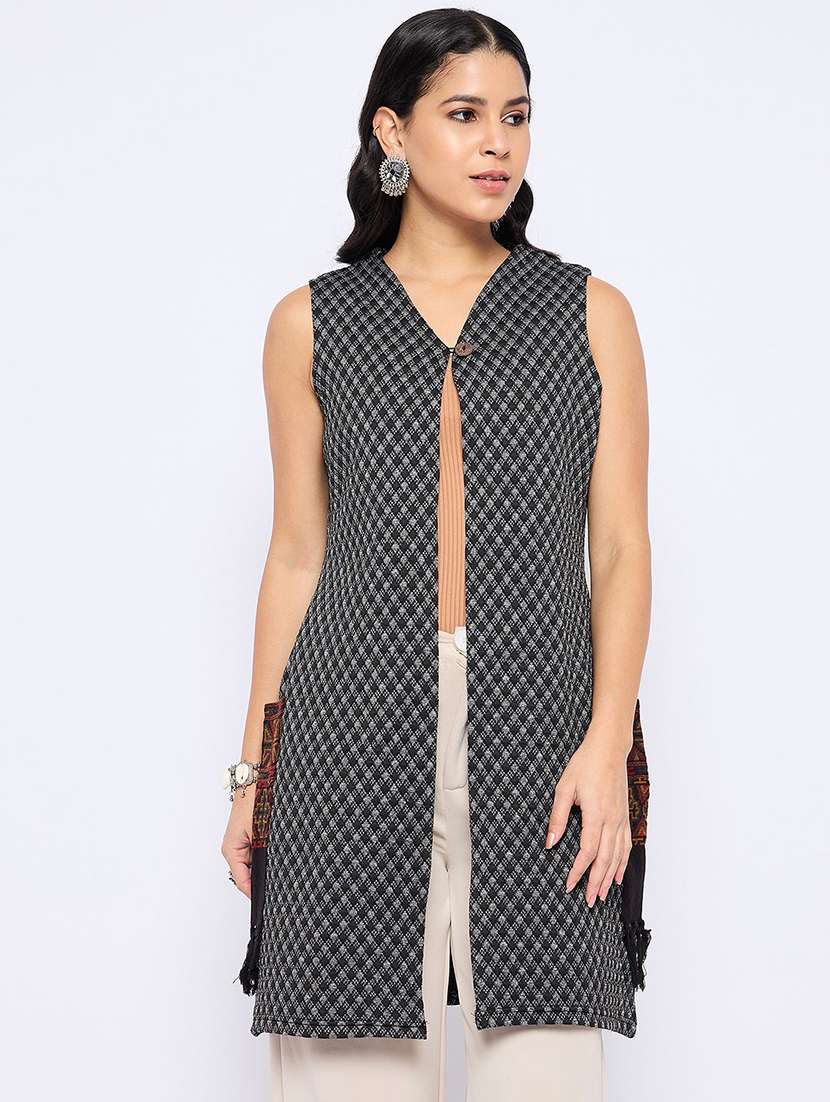 women self designed woolen shrug