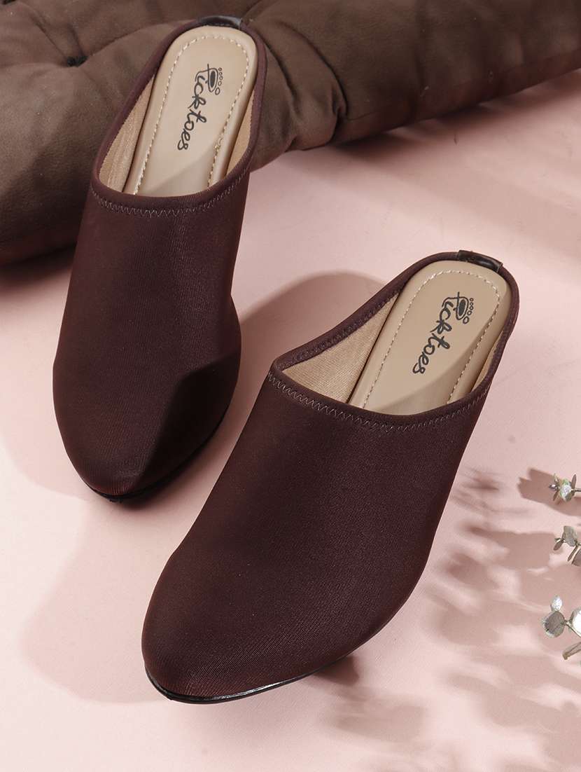 women solid slip on mules