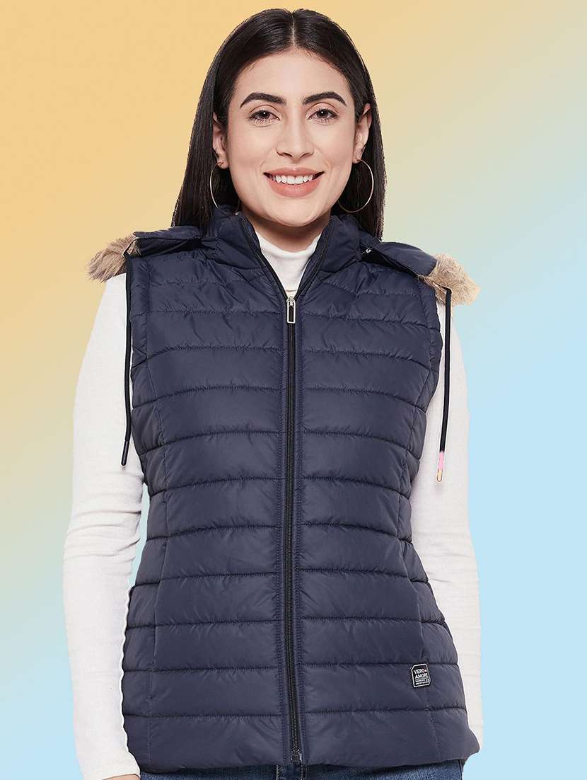 women solid sleeveless hooded quilted jacket