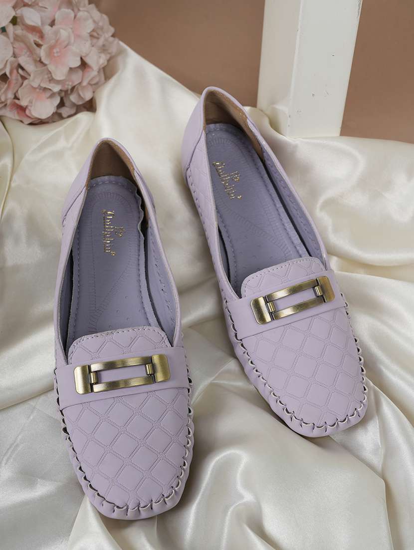 women solid slip on ballerina