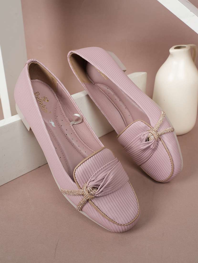 women solid slip on ballerina