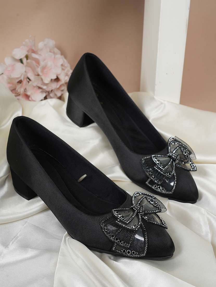 women solid slip on pump