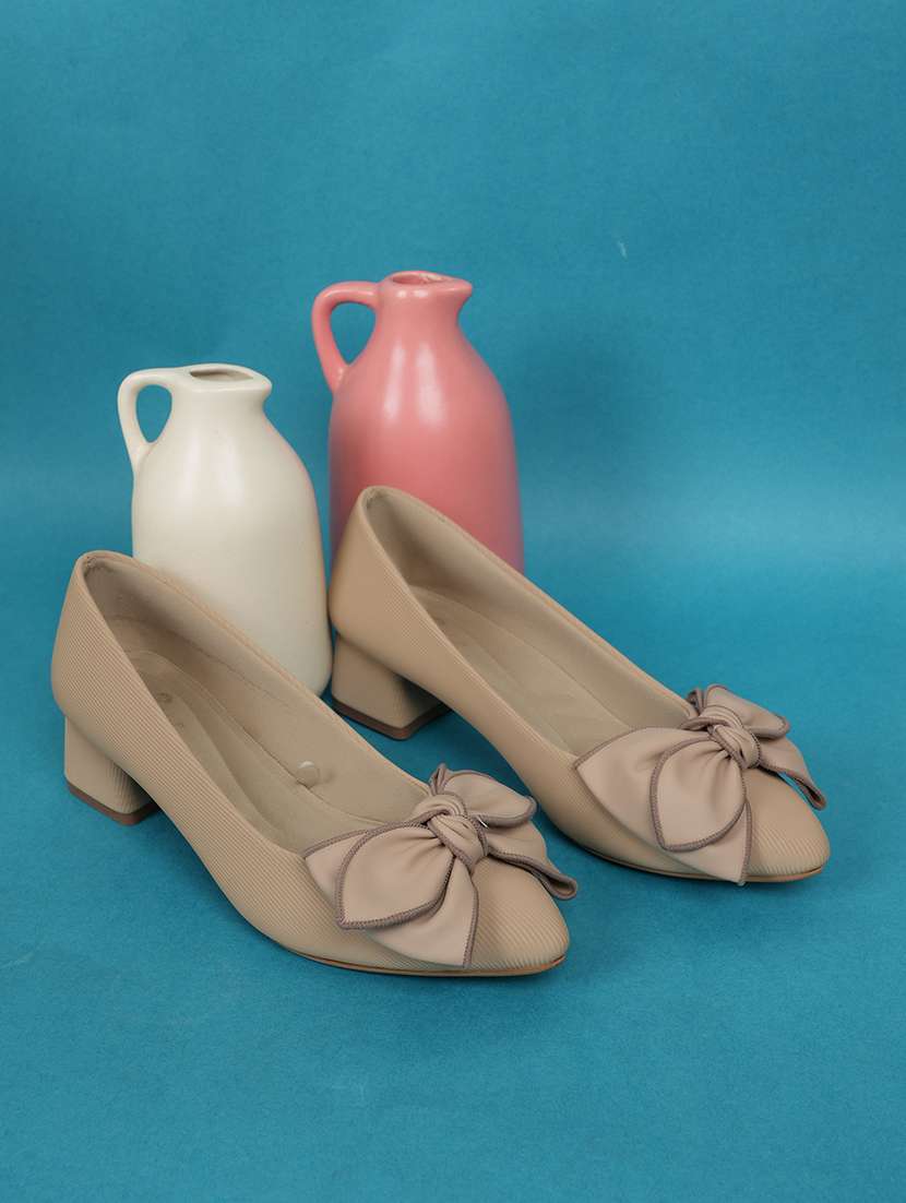 women solid slip on pump