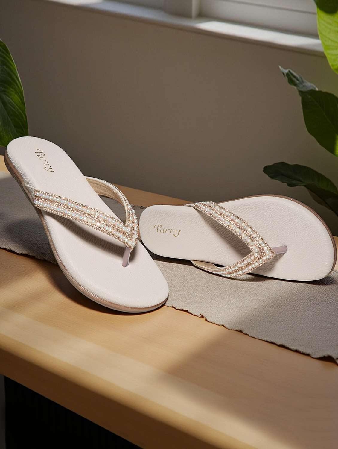 women solid slip on flat sandals