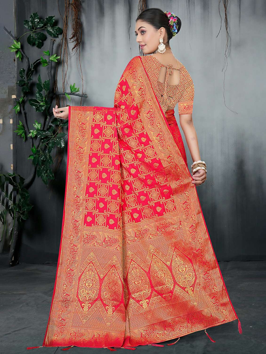 women self design banarasi saree with blouse - 22292570 -  Standard Image - 3