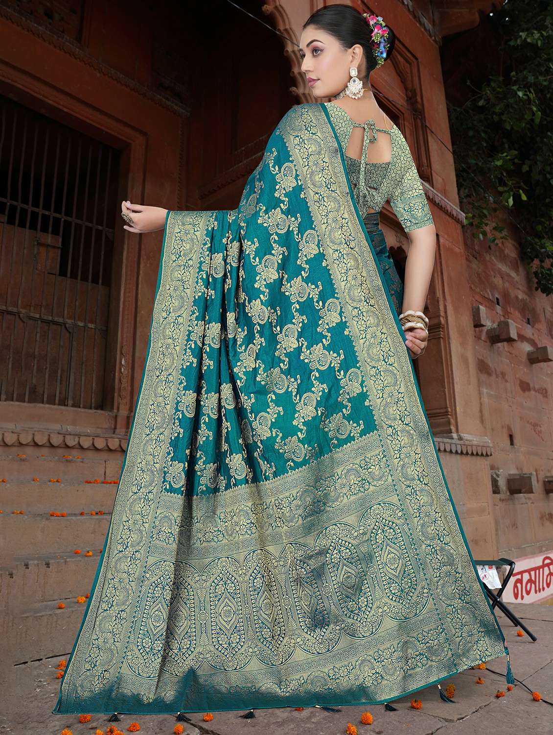 women self design banarasi saree with blouse - 22292573 -  Standard Image - 3
